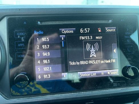 Used 2019 Toyota Tacoma TRD Off-Road image 10