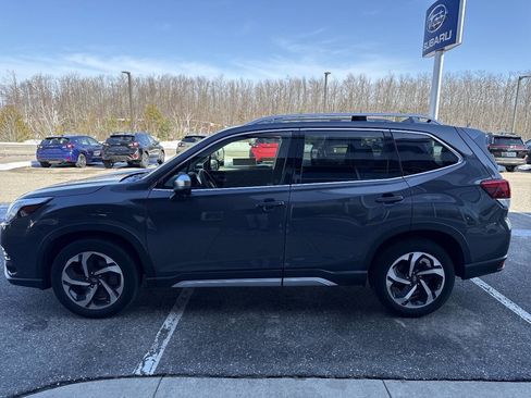 Used 2023 Subaru Forester Touring image 6