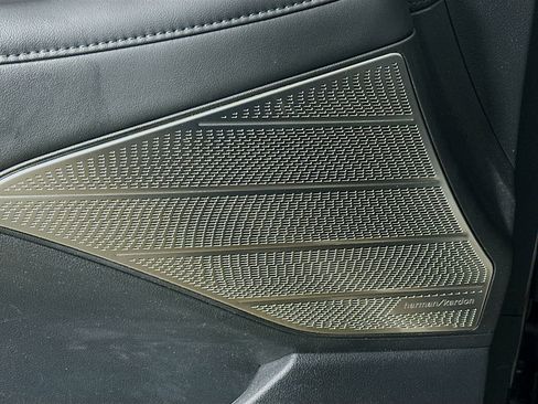 Used 2024 Hyundai Palisade Calligraphy image 18