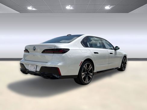 New 2026 BMW 760i xDrive w/ Executive Package AWD/4WD image 8