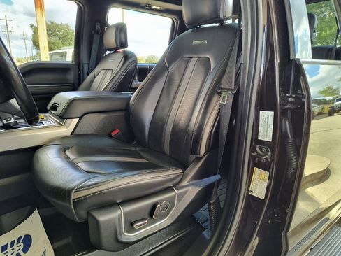 Used 2018 Ford F150 Platinum w/ Equipment Group 701A Luxury AWD/4WD image 17