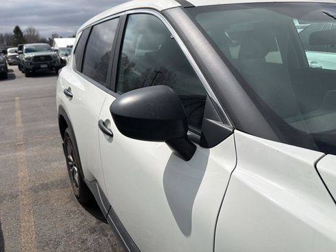 Used 2023 Nissan Rogue S AWD/4WD image 5