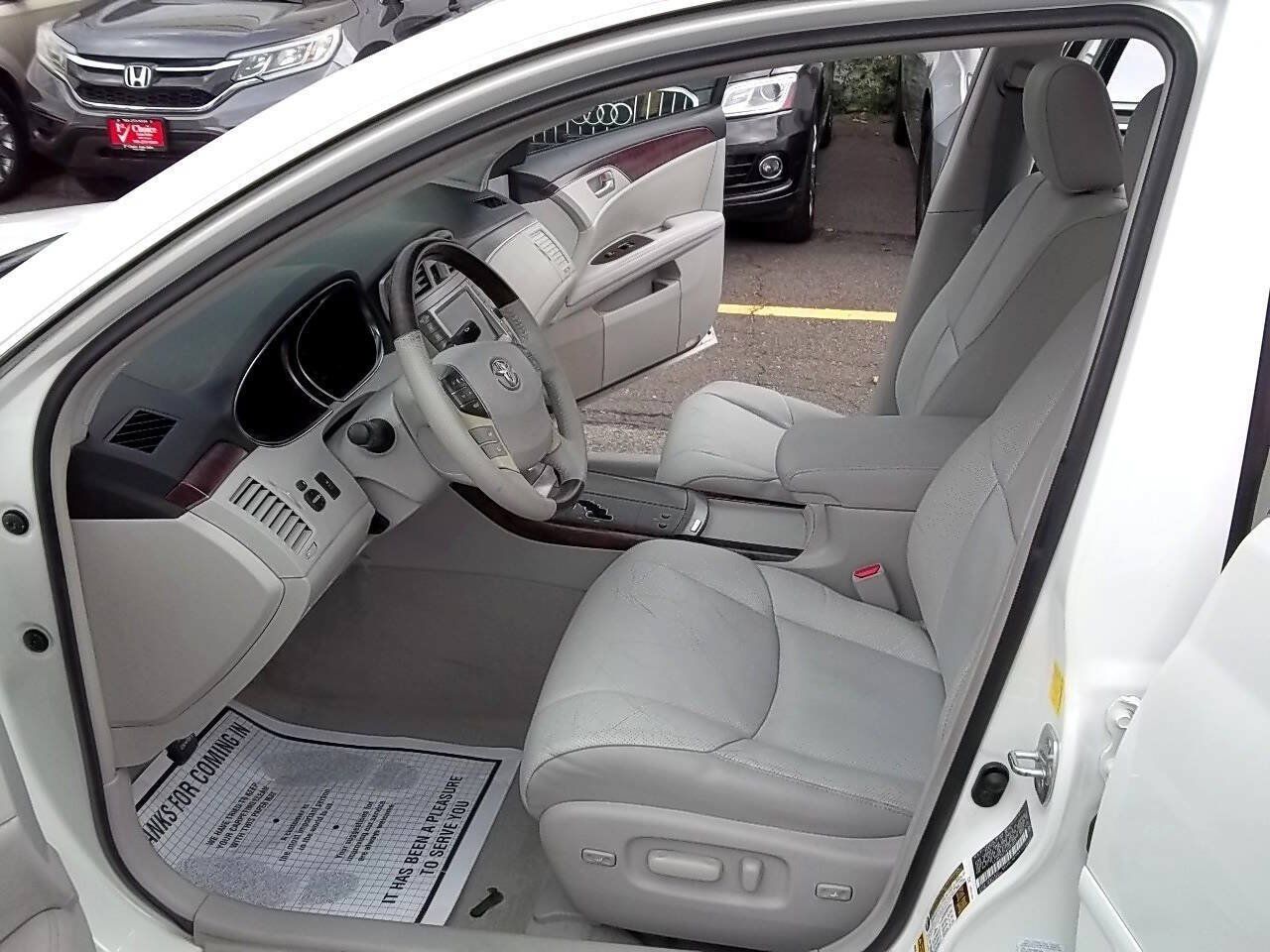 Used 2011 Toyota Avalon Limited FWD image 8