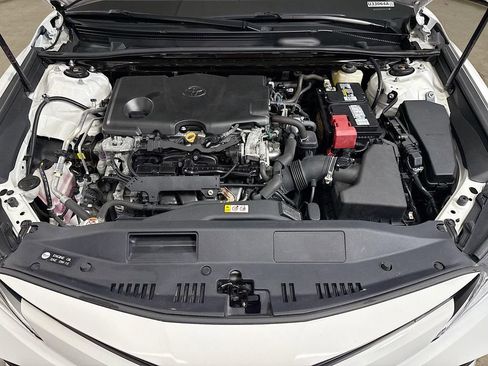 Used 2018 Toyota Camry LE FWD image 27