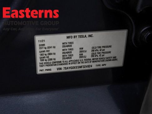 Used 2022 Tesla Model Y Long Range AWD/4WD image 30