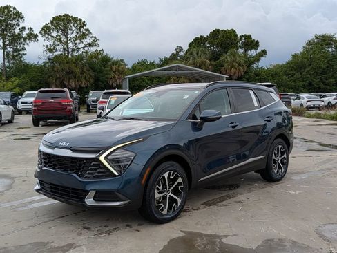Certified 2024 Kia Sportage EX w/ EX Premium Package AWD/4WD image 4