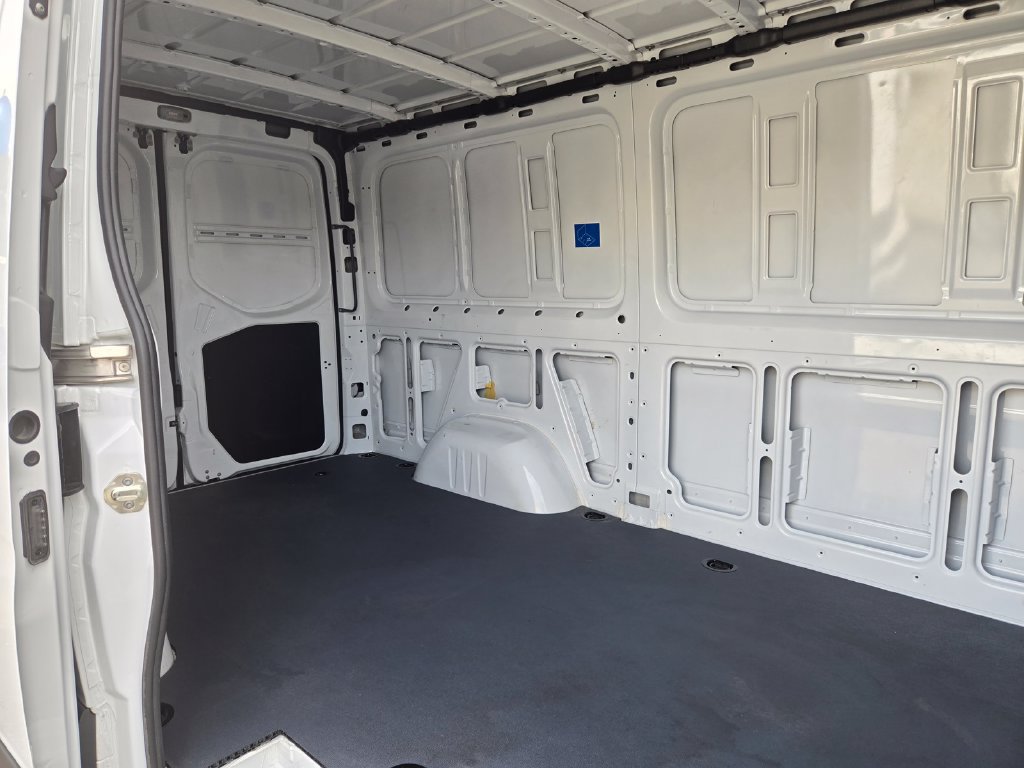 Used 2024 Mercedes-Benz Sprinter 2500 image 10
