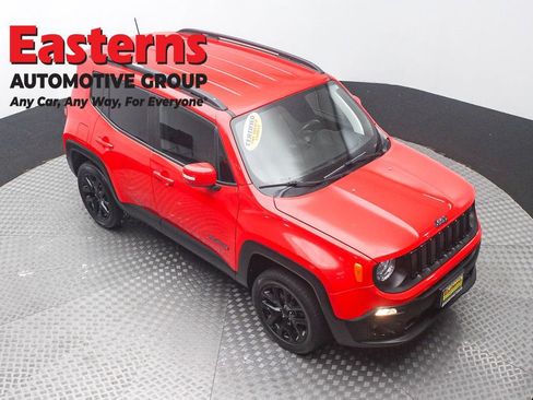 Used 2018 Jeep Renegade Altitude AWD/4WD image 3
