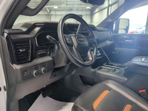 Used 2024 GMC Sierra 2500 AT4 w/ Technology Package image 14