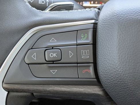 New 2025 Jeep Grand Cherokee L Limited w/ Luxury Tech Group II image 28