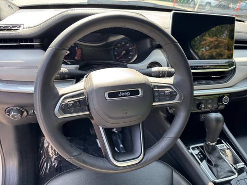 Used 2025 Jeep Compass Limited AWD/4WD image 24