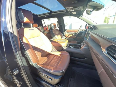 Used 2023 GMC Yukon XL Denali Ultimate image 29