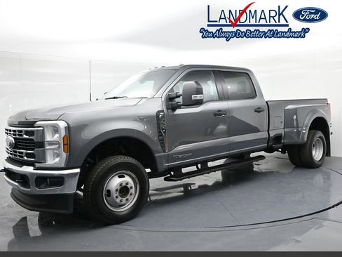 Used 2025 Ford F350 XLT image 1