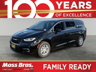 New 2026 Chrysler Pacifica Select