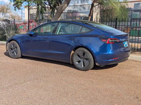 Used 2021 Tesla Model 3 Standard Range Plus image 4