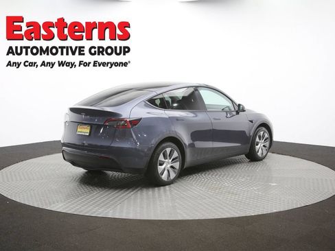 Used 2022 Tesla Model Y Long Range AWD/4WD image 40