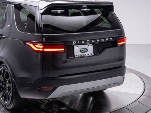 New 2025 Land Rover Discovery S image 29