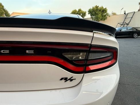Used 2018 Dodge Charger R/T w/ Beats Audio Group RWD image 11