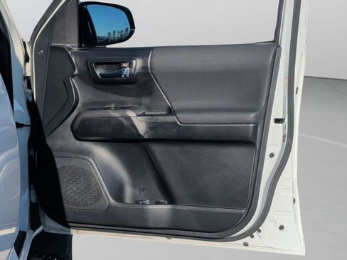 Used 2018 Toyota Tacoma 4x4 Double Cab image 45