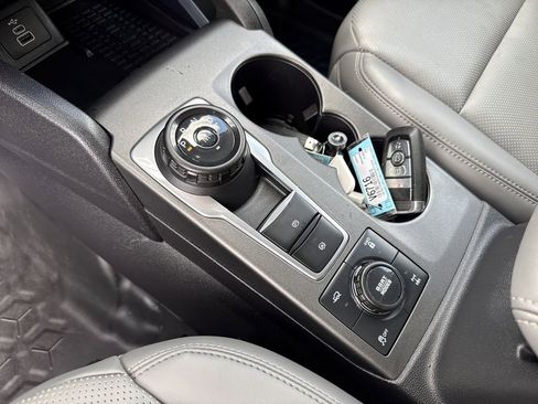 Used 2025 Ford Bronco Sport Badlands image 30