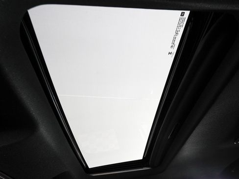 Used 2025 Chevrolet Silverado 2500 ZR2 w/ Technology Package image 26