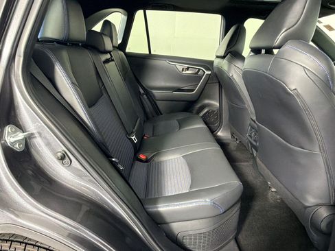 Used 2025 Toyota RAV4 XSE AWD/4WD image 31