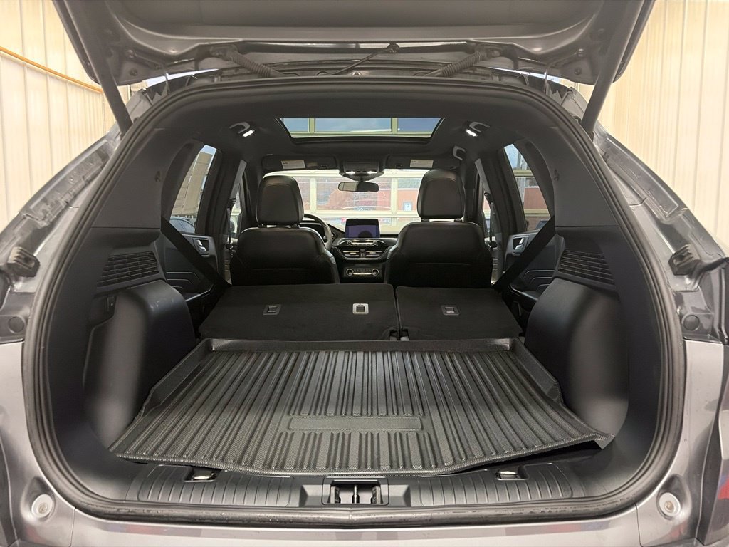 Used 2023 Ford Escape ST-Line Select AWD/4WD image 16