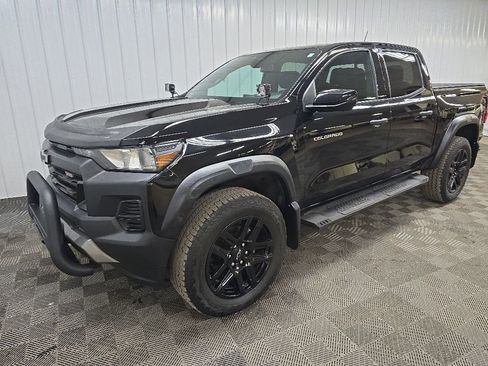 Used 2023 Chevrolet Colorado Trail Boss w/ Technology Package AWD/4WD image 8