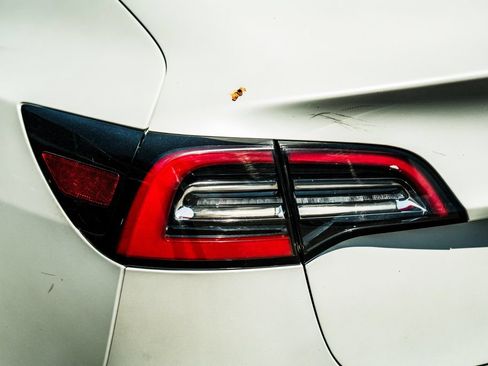 Used 2020 Tesla Model 3 Standard Range Plus RWD image 8