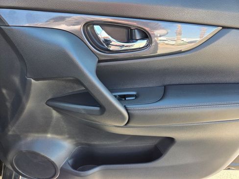 Used 2019 Nissan Rogue SV AWD/4WD image 21