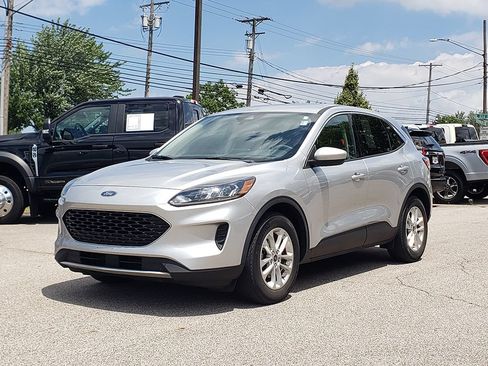 Used 2020 Ford Escape SE FWD image 1