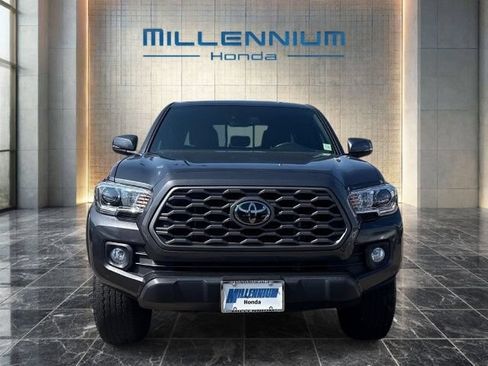 Used 2022 Toyota Tacoma TRD Off-Road AWD/4WD image 8