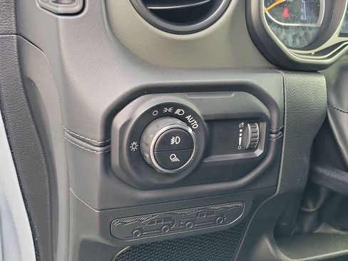 New 2026 Jeep Gladiator Mojave image 13