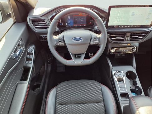 Used 2024 Ford Escape ST-Line w/ Tech Pack #1 AWD/4WD image 13