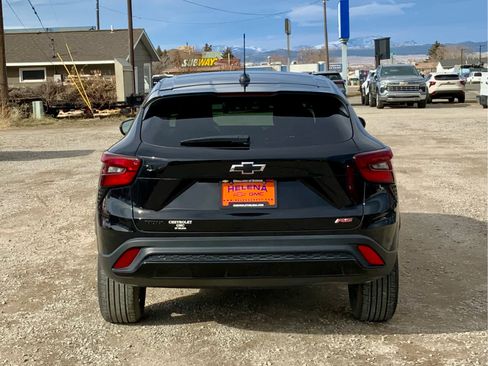 Used 2025 Chevrolet Trax RS image 4