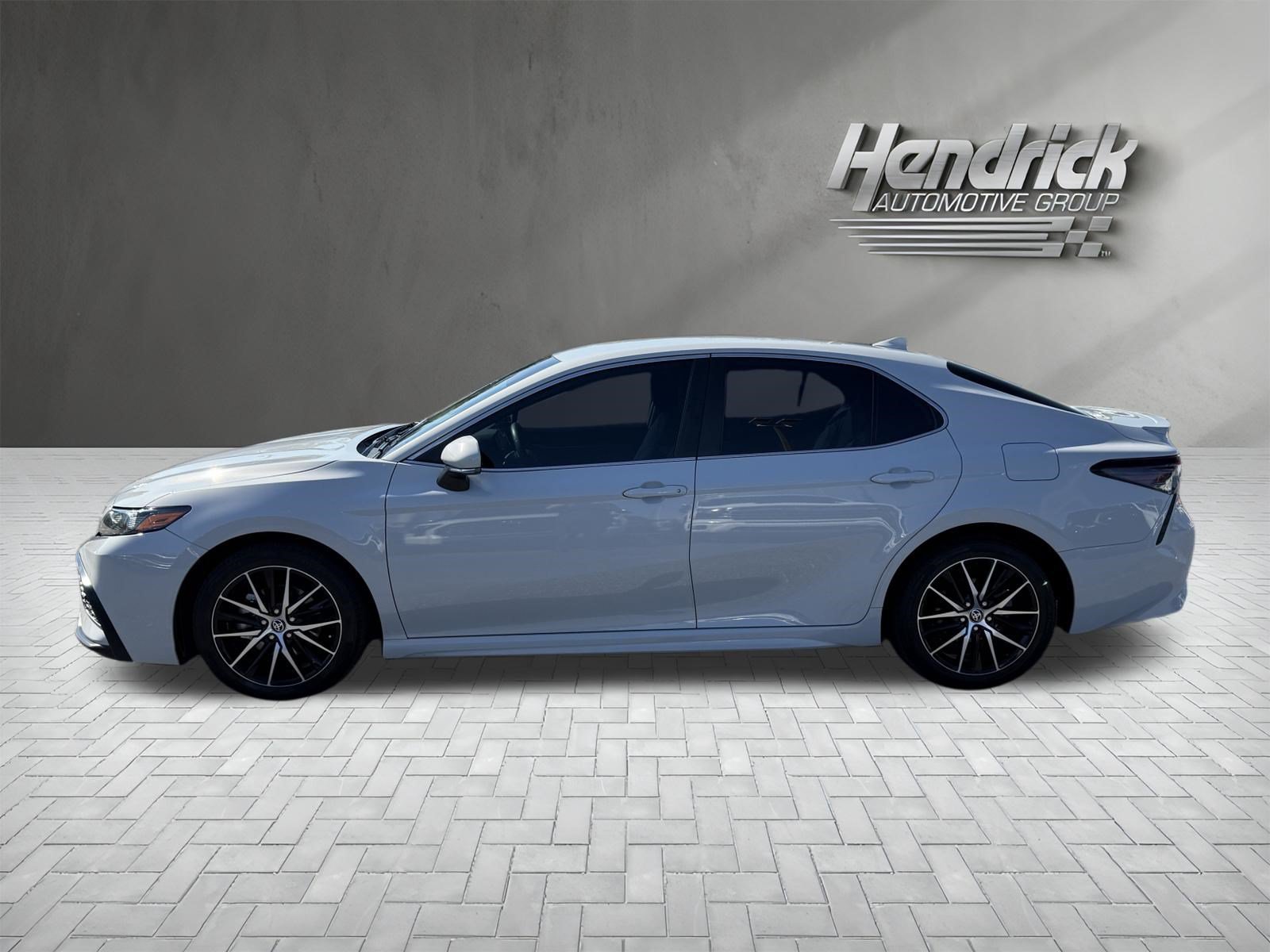 Used 2024 Toyota Camry SE FWD image 7