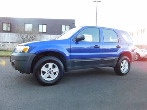 Used 2005 Ford Escape XLS image 4
