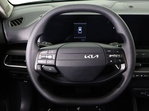 Used 2025 Kia K4 LXS image 36
