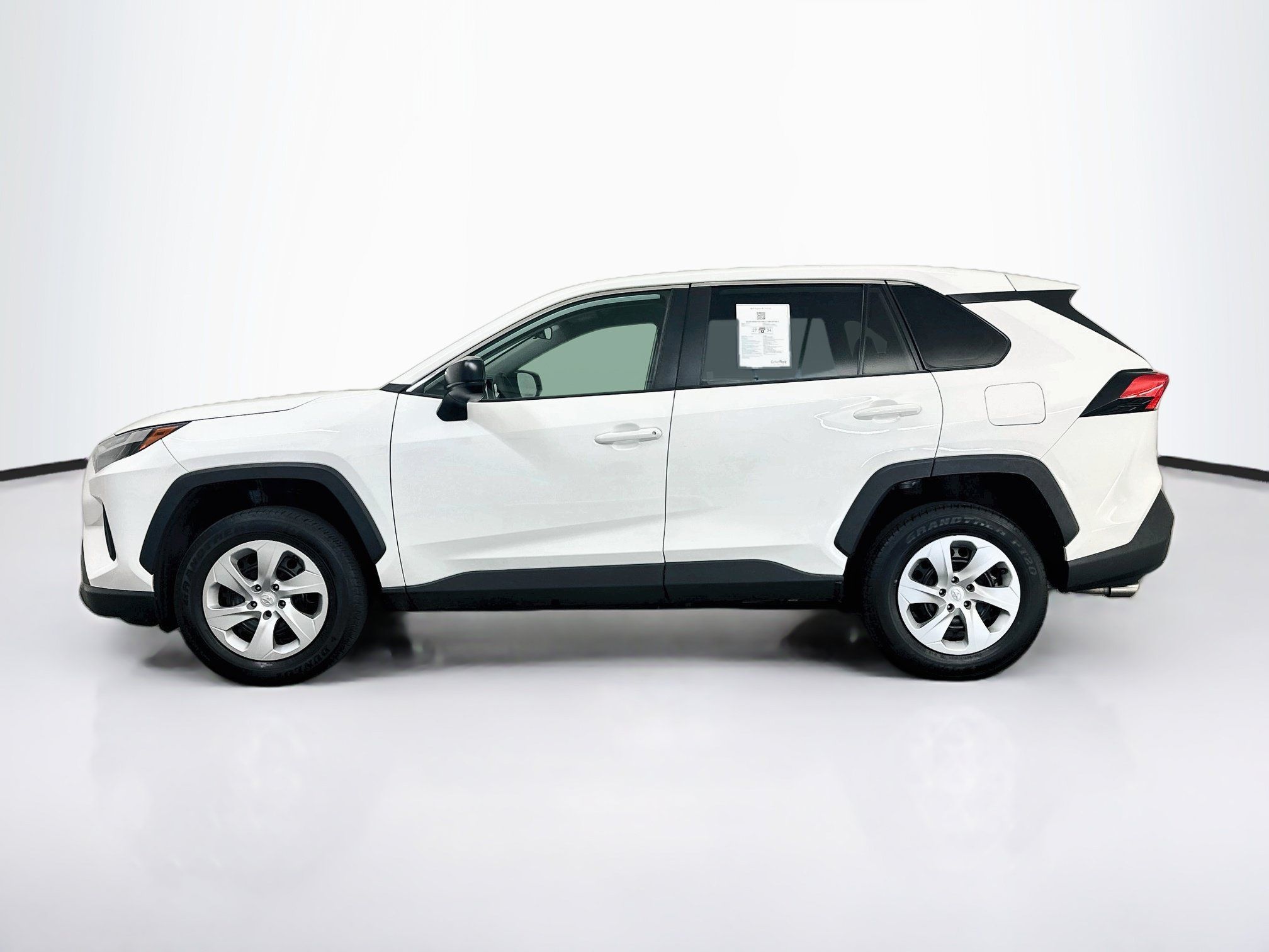 Used 2025 Toyota RAV4 LE AWD/4WD image 4