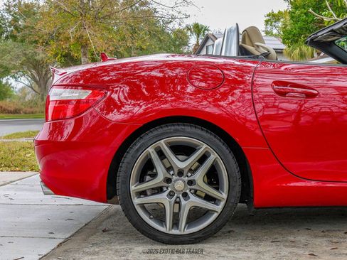 Used 2015 Mercedes-Benz SLK 250 image 10