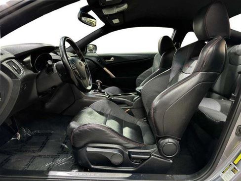 Used 2015 Hyundai Genesis 3.8 RWD image 21