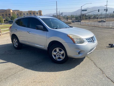 Used 2014 Nissan Rogue S image 4