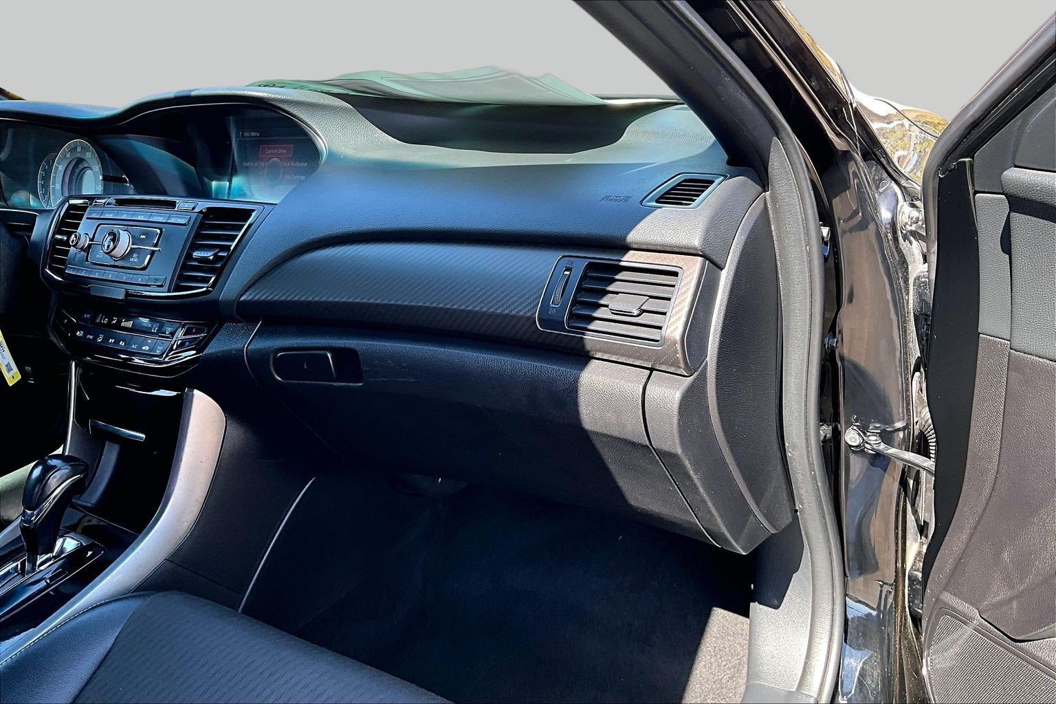 Used 2017 Honda Accord Sport image 15