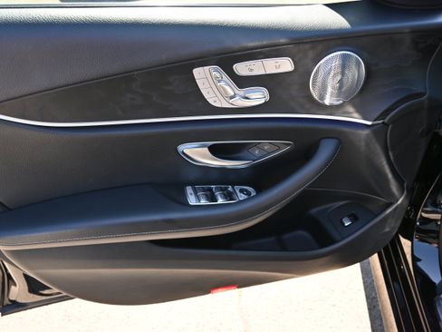 Used 2017 Mercedes-Benz E 300 image 27