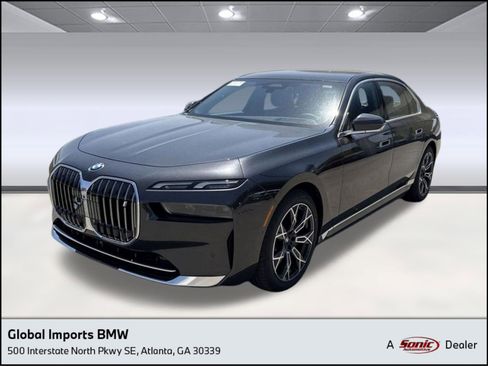 Used 2025 BMW i7 eDrive50 w/ Premium Package image 1