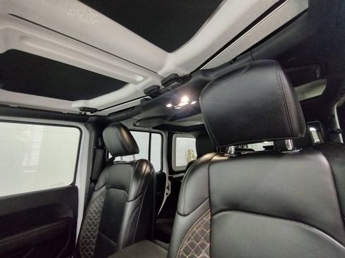 Used 2020 Jeep Wrangler Unlimited Sahara AWD/4WD image 43