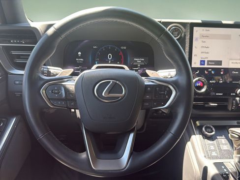 Used 2024 Lexus GX 550 AWD/4WD image 42