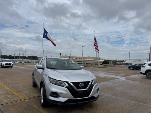 Used 2022 Nissan Rogue Sport S FWD image 3