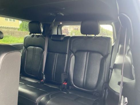 Used 2024 Jeep Wagoneer L Series II w/ Flexible Seating Group image 11