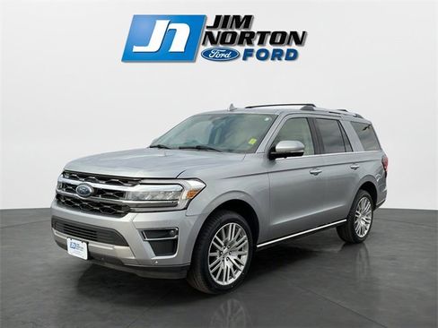 Used 2024 Ford Expedition Limited image 7